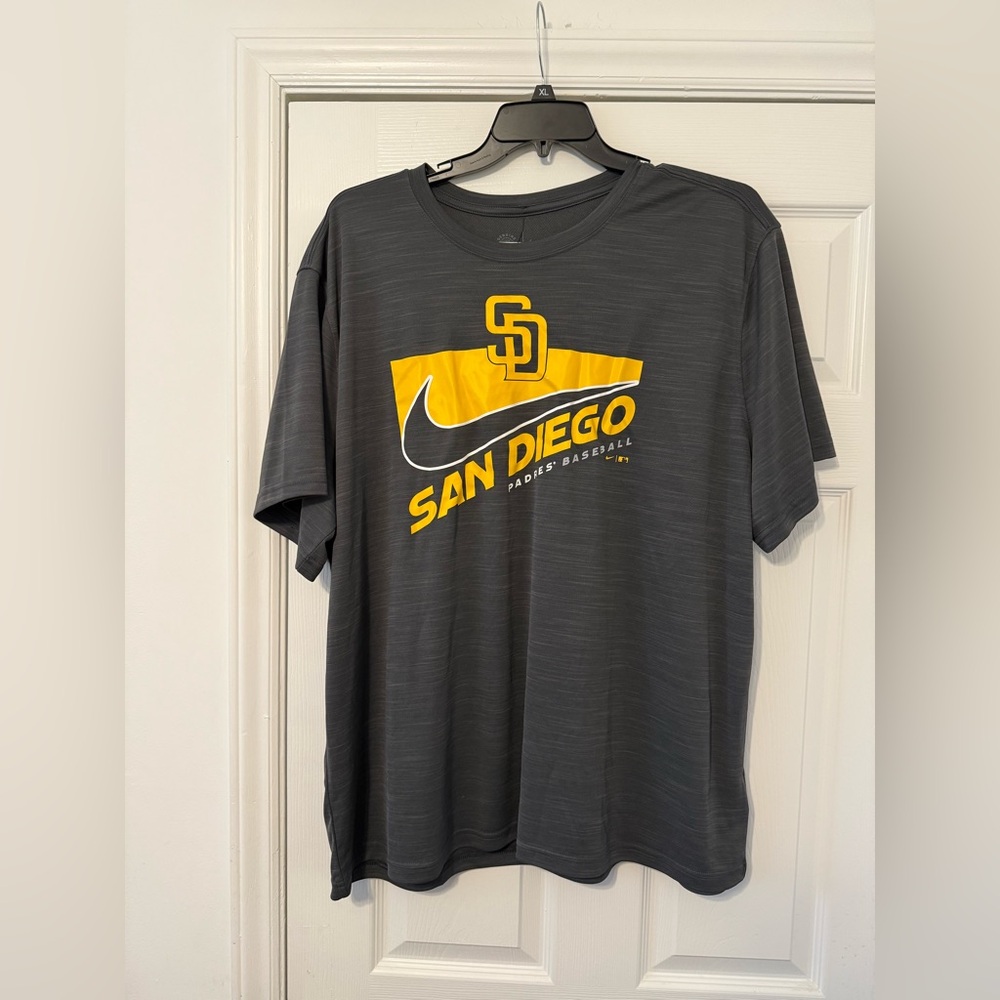 Nike Men’s San Diego Padres Dri-Fit shirt. Size XXL.